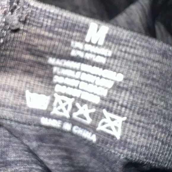 6 Piece Scrunch Butt Workout Lot: Honeycomb, Cheetah XS-Small, Shorts & Leggings - Picture 9 of 11